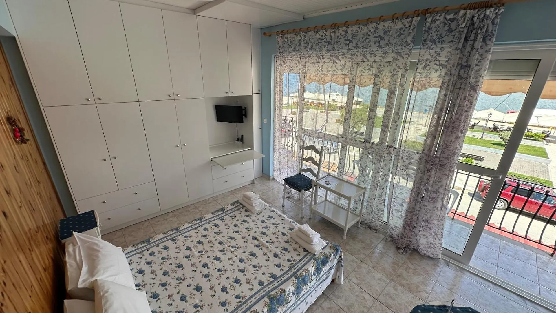 Waterfront Apartment Lixúri