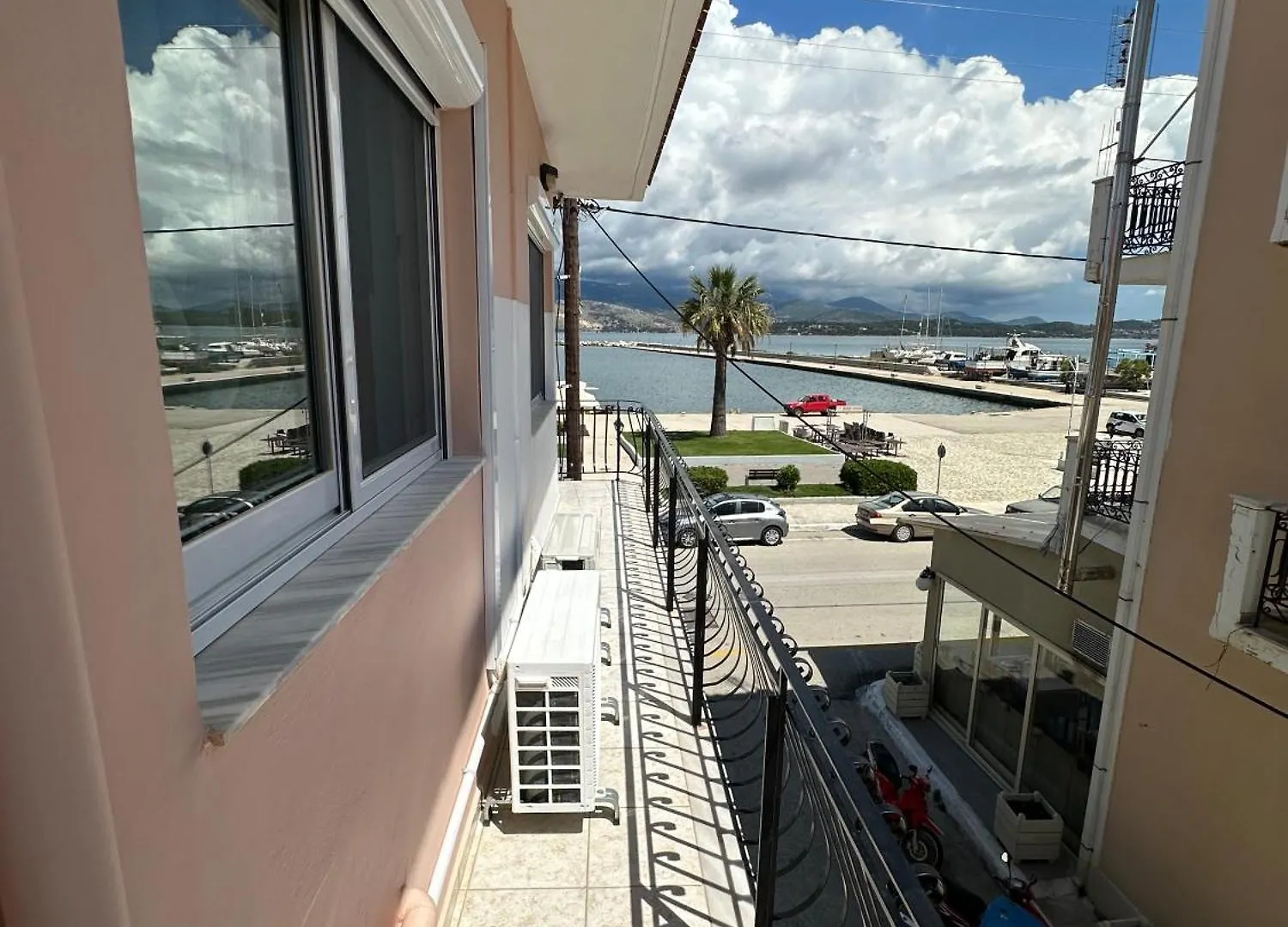 Waterfront Apartment Lixouri